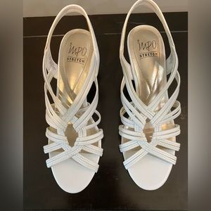 Great stretch Sandals